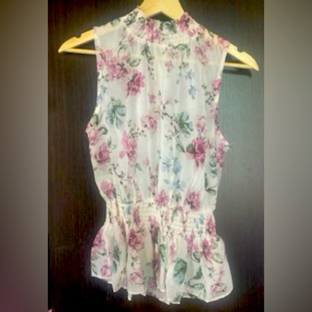 Brand New Olivaceous floral smock waist sleeveless Top